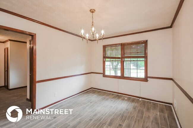 Photo - 2245 Pinewood Dr