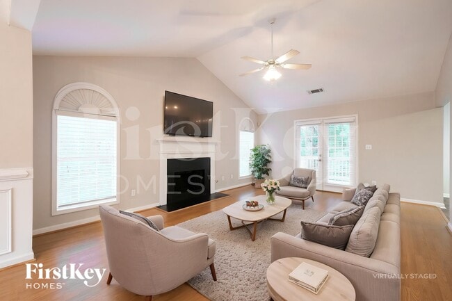 Photo - 3810 Riversong Dr NW