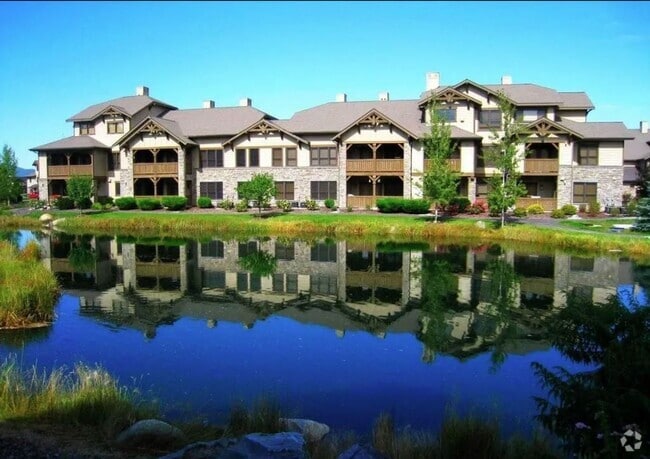 Building Photo - 2 Bedroom Furnished Monterra Condo