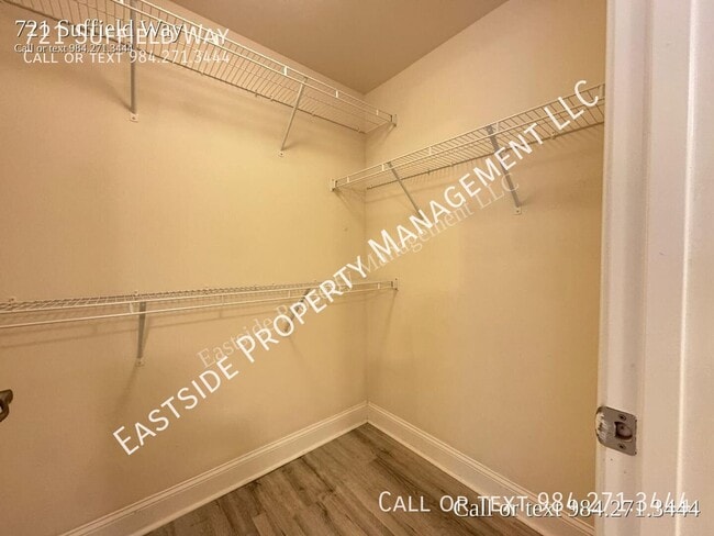 721 Suffield Way