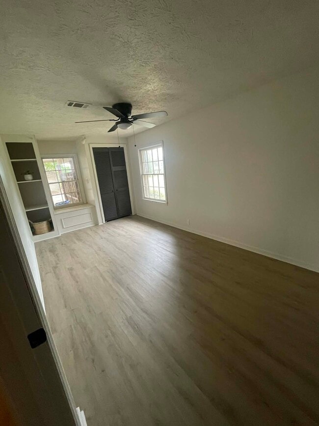 Photo - 1910 Kittrell Dr