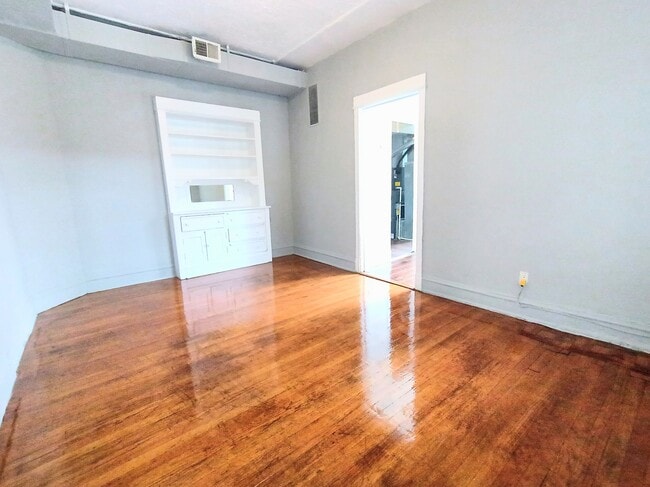 Dining Room - 3508 N Broadway Unit 2