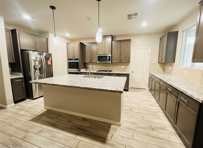 Photo - 7447 Ardenno St