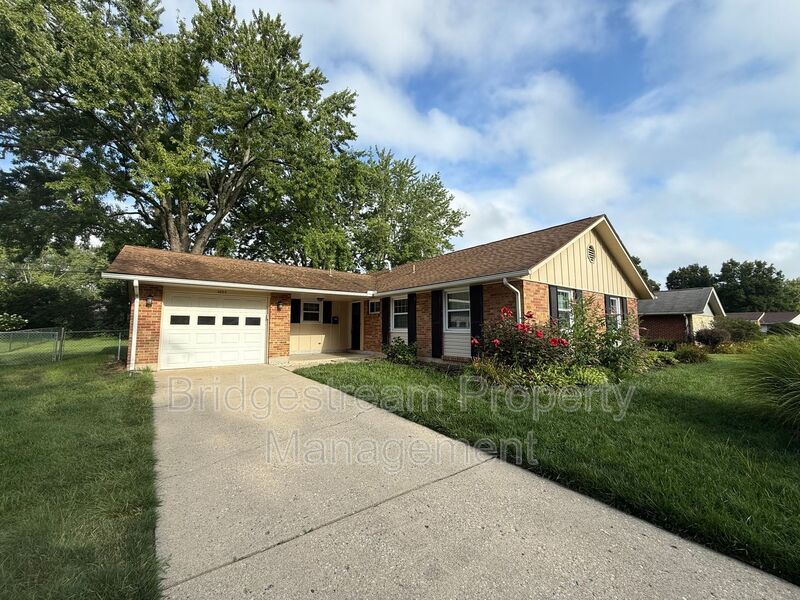 Photo - 4225 Fernbrook St