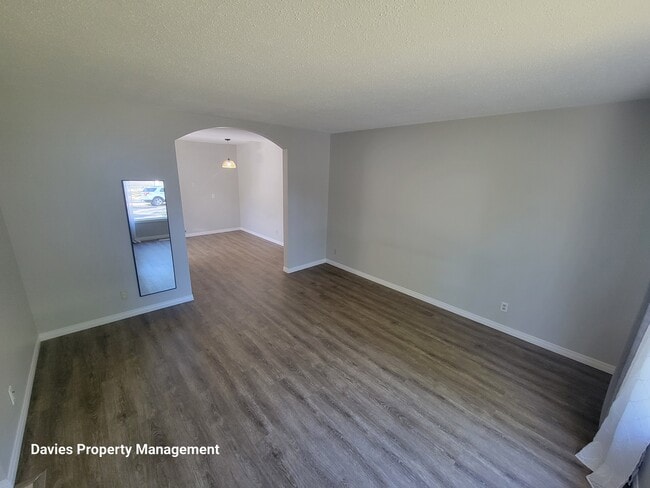 Building Photo - 12012-12088 88 St