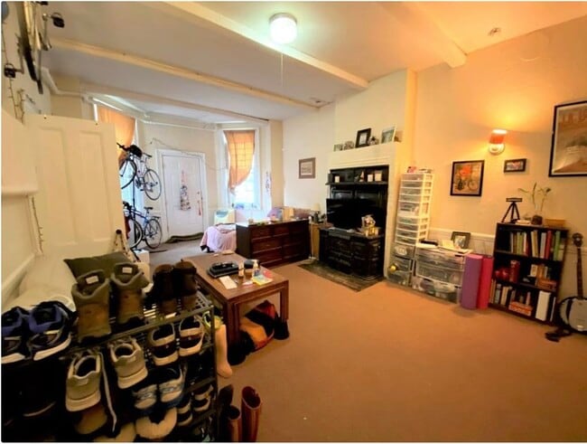 Photo - 140 Marlborough St Unidad BR