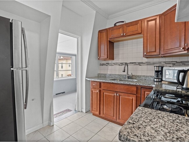 Photo - 124 Sheridan Ave Unit 2