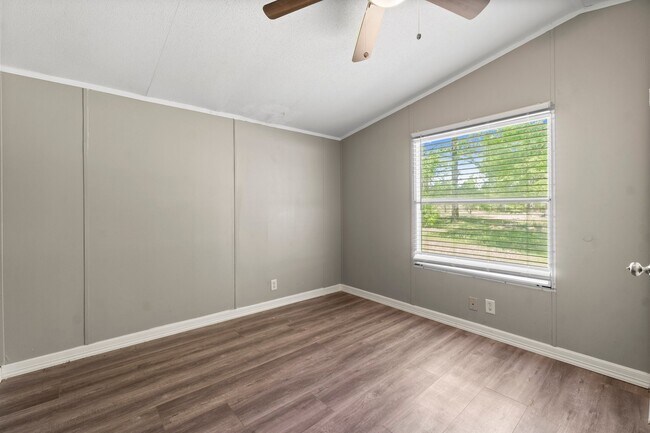 Photo - 350 Briar Dr