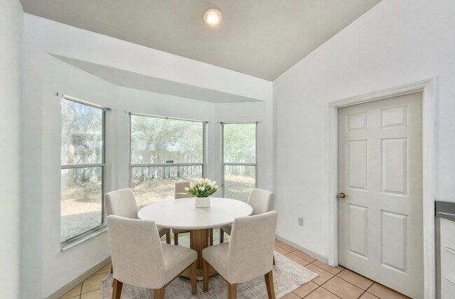 Photo - 4423 NW 36th St Unidad C