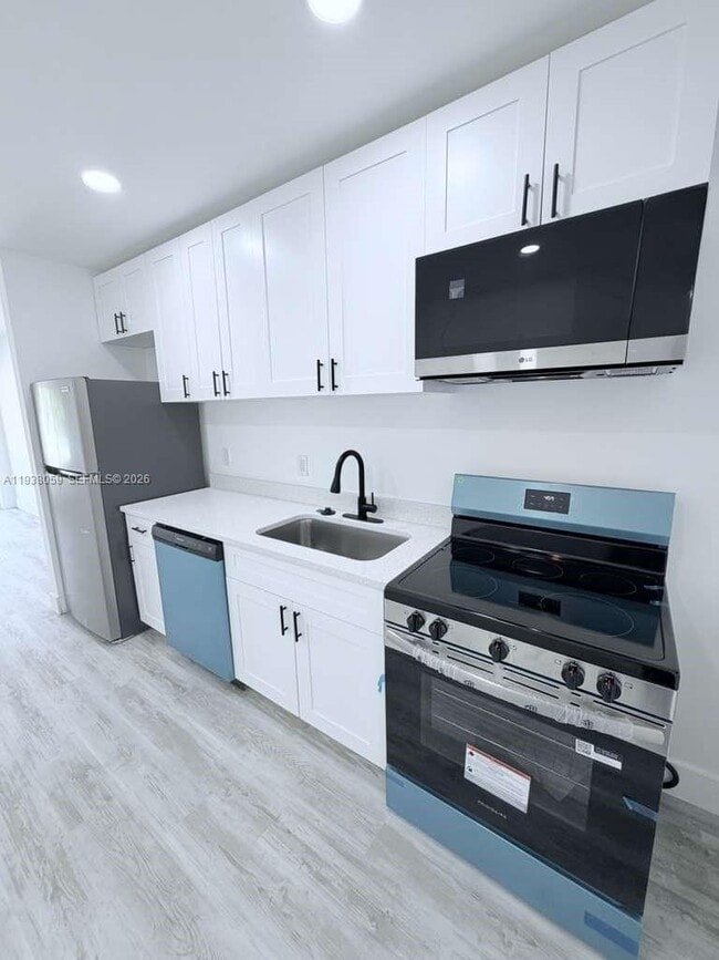 Building Photo - 134 SW 14th Ave Unit A