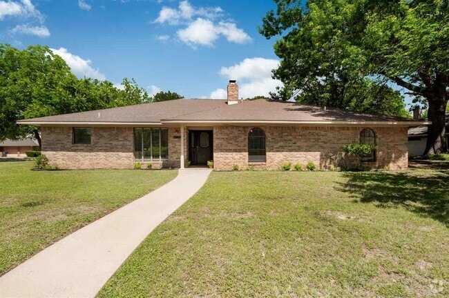 Building Photo - 4301 Shady Ln Rental