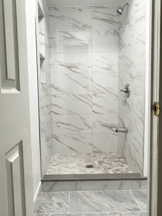 Photo - 486 Leverett Ave