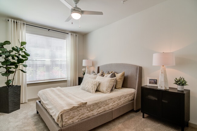 Photo - The Tomlin Luxury Apartments