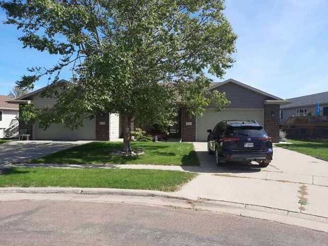 Two bedroom two bath twin home - Two bedroom two bath twin home