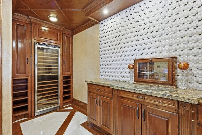 Building Photo - 3543 Rosedale St