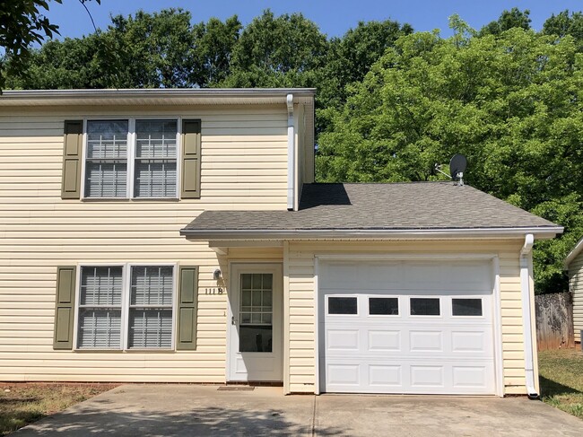 Duplex - 111 Heatherbrook Ct Townhome
