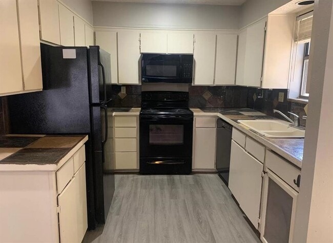 Photo - 43 Harbour Town