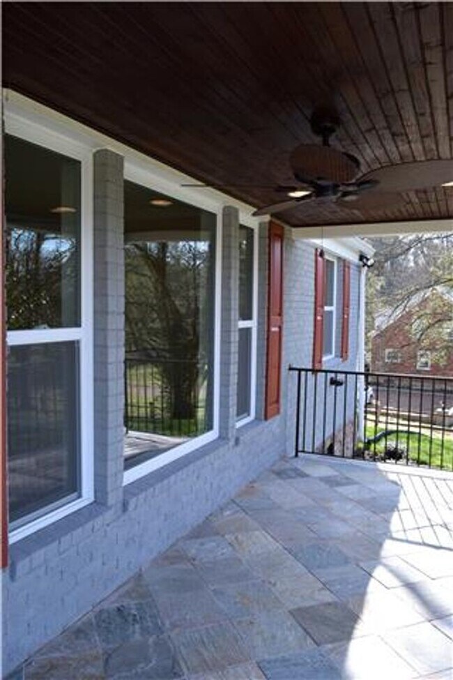 Photo - LIKE NEW! Extensive renovation in established Glencliff Estates