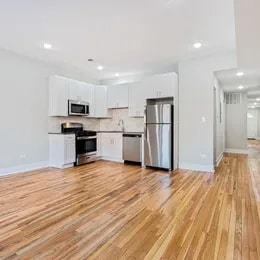 Building Photo - 1154 E 54th Pl Unit A