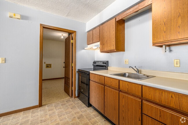 1BR, 1BA — 576SF — Kitchen