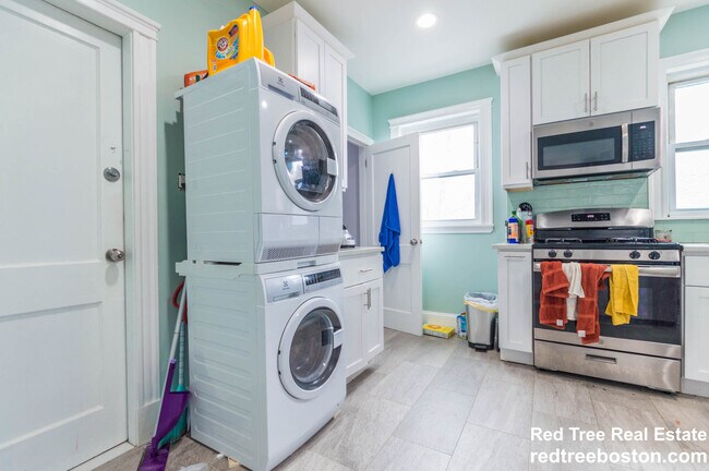 Photo - 11 Atkins St Unit 3