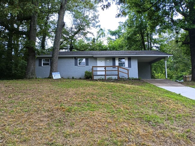 Building Photo - 47 Oakwood Dr