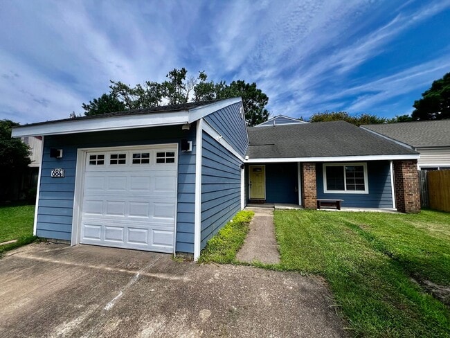 Photo - 684 Orangewood Dr