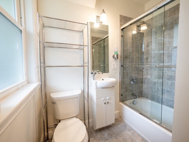 Photo - 24 Hall St Unit 1