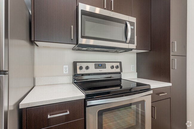1BR, 1BA - 724SF