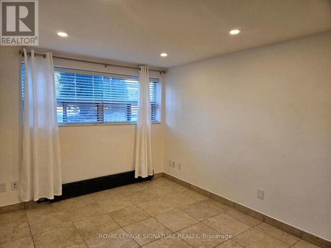 Photo - 35 Heman St Unit 1