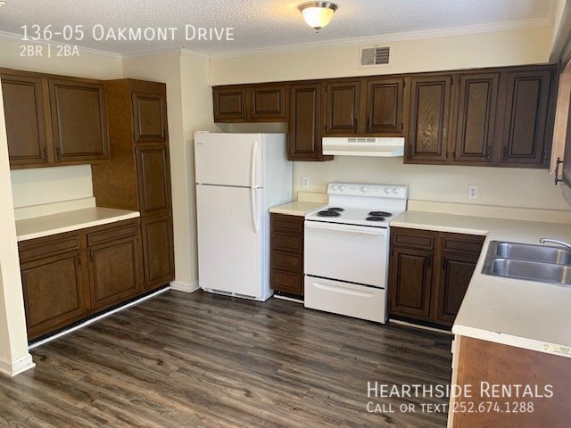 Photo - 136 Oakmont Dr