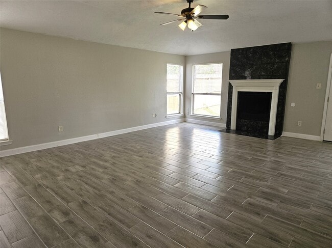 Photo - 16927 Barkentine Ln