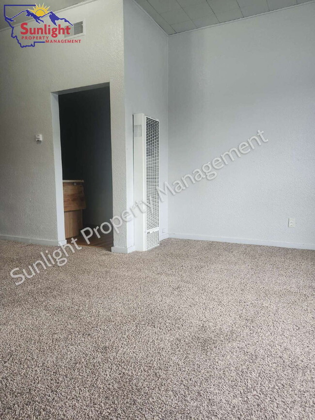 Building Photo - 105 E Main St Unit 1