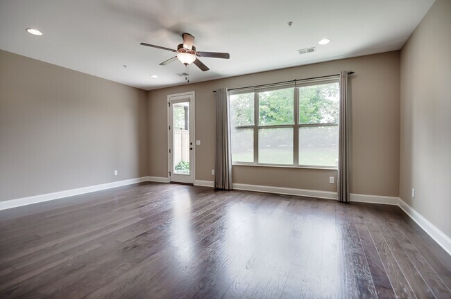104 Ambassador Private Cir