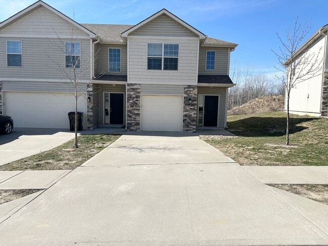 Photo - 3 Bed Townhome in Grain Valley