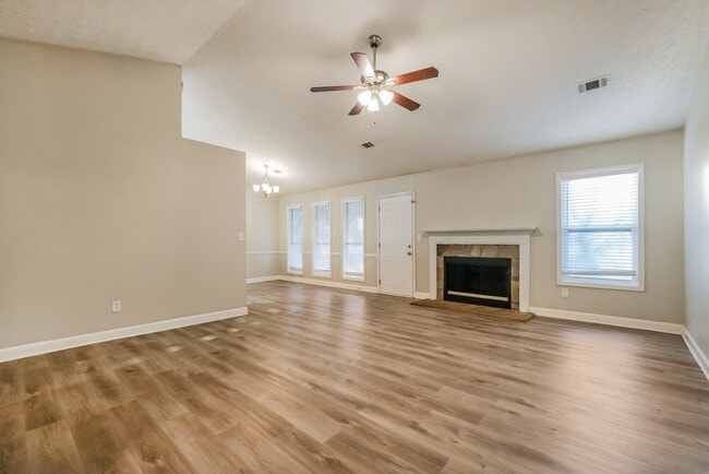 Photo - 5815 Mistyview Dr