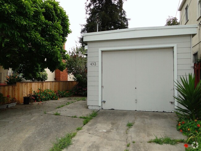 Building Photo - Bungalow near El Cerrito Plaza BART and Pl... Rental