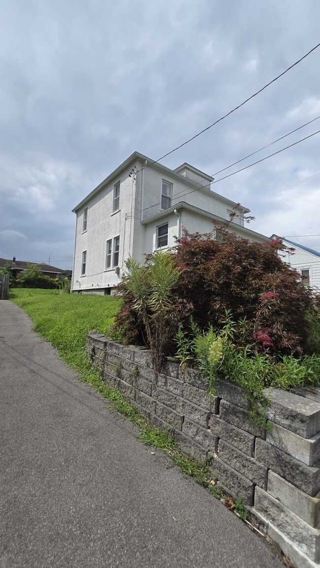 Photo - 609 Oak Hill Ave