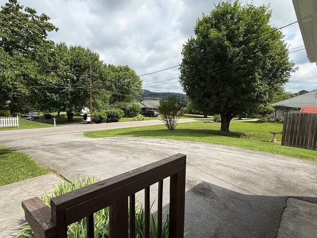 Photo - 3/2 bath home - Town Acres School District!