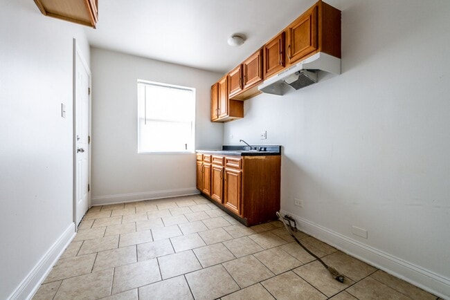 6104 S Campbell