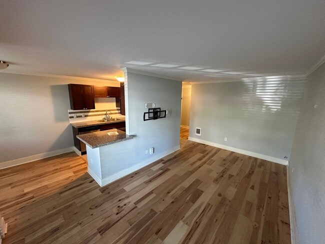 Building Photo - Live in the Heart of Fremont! Unit 204