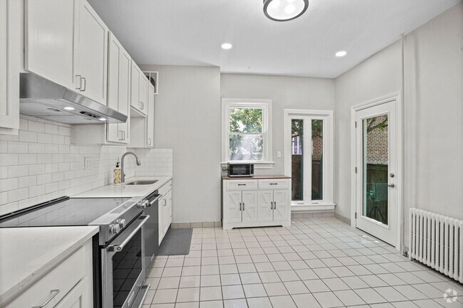 Building Photo - 24 6th St SE Rental