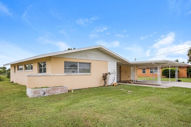 Photo - 502 Leeland Heights Blvd E