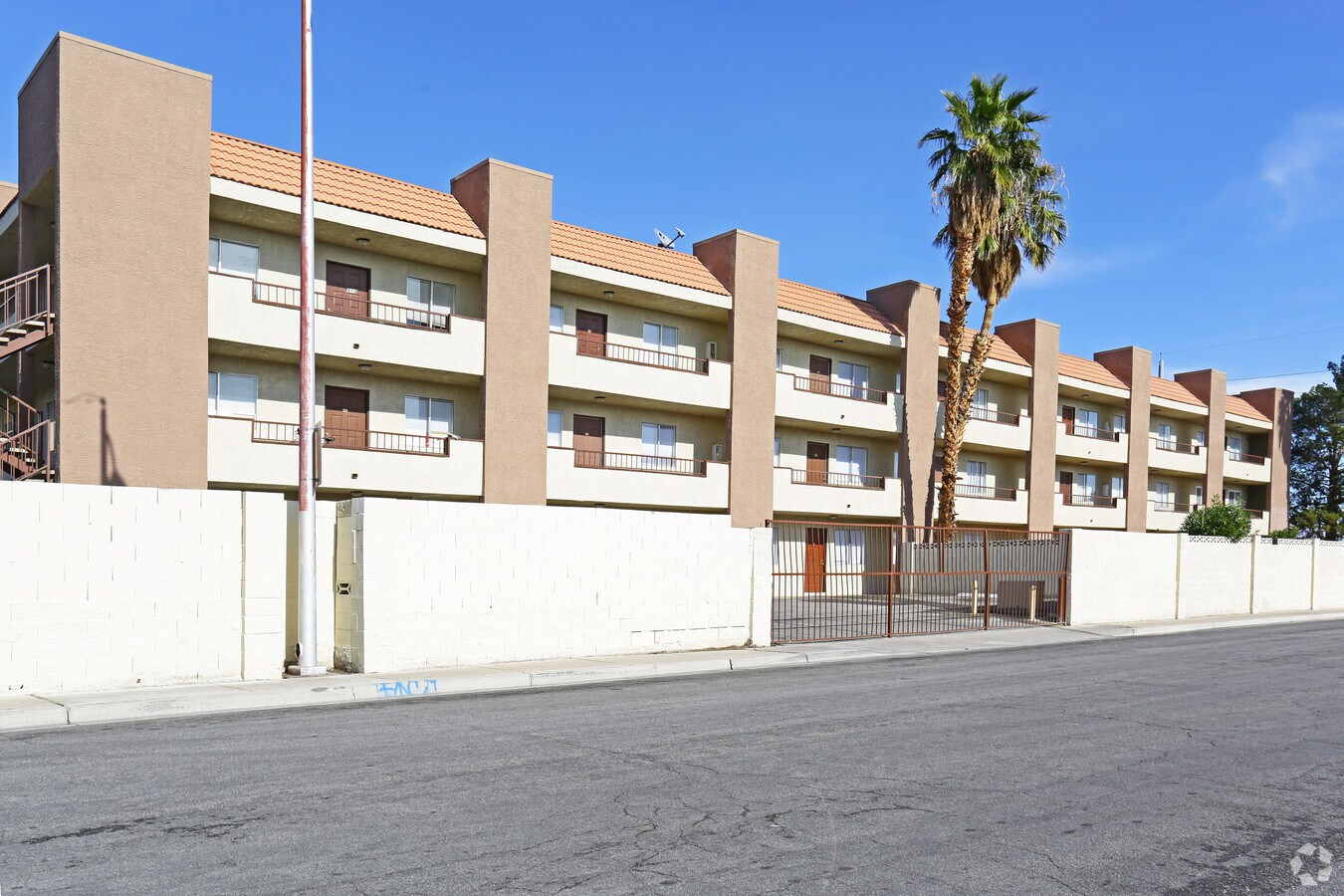 Photo - College Court