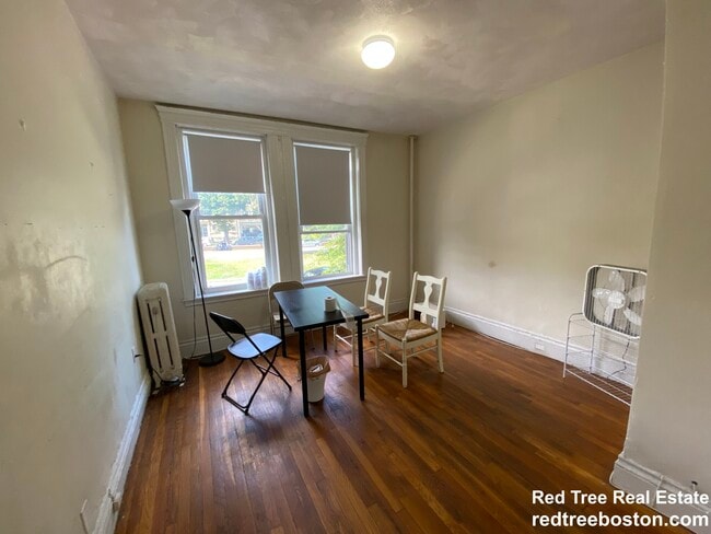 Building Photo - 1350 Commonwealth Ave Unit 4