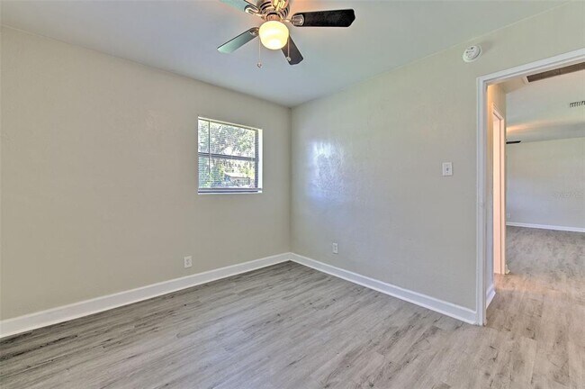 Photo - 475 W Ethelene St