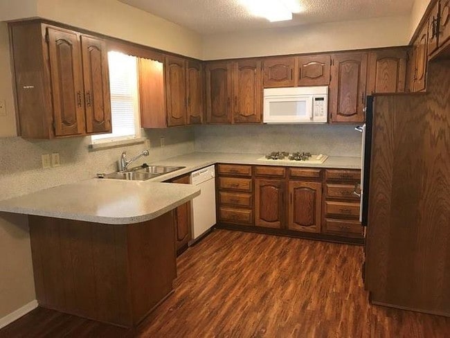 Photo - Located in the heart of Lancaster! 3/2/2 Bellaire Terrace