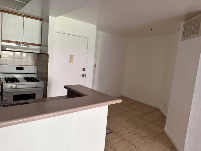 Photo - 444 S Occidental Blvd Unidad 127