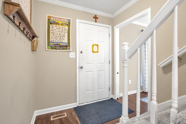 Photo - 608 Georgetown Cir
