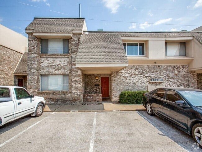 Building Photo - 104 Village N Dr Rental